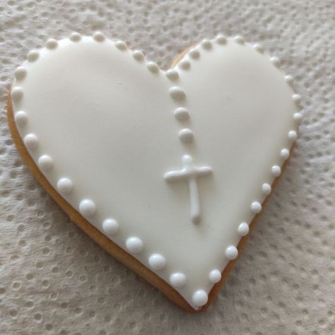 Cross Royal Icing Cookies, Cross Cookies Decorated Royal Icing, First Communion Cookies Decorated, Cross Cookies Decorated, First Communion Sugar Cookies, Cookies Comunion, Cookies Bautismo, Cross Sugar Cookies, Confirmation Cookies