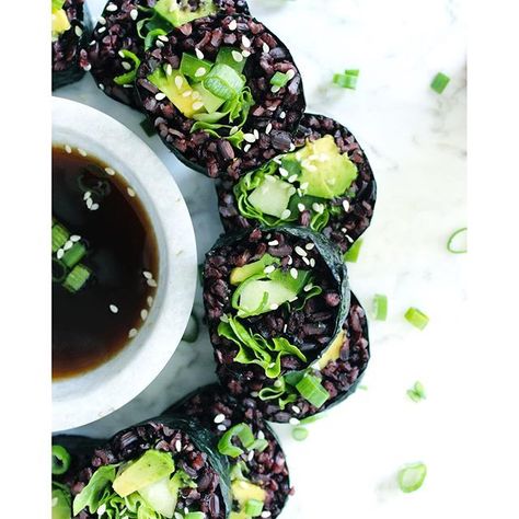 Rice Sushi Recipe, Black Rice Sushi, Drool Emoji, Vegetarian Asian, Rice Sushi, Mixed Rice, Asian Vegetarian Recipes, Sushi Roll Recipes, Sushi Recipe