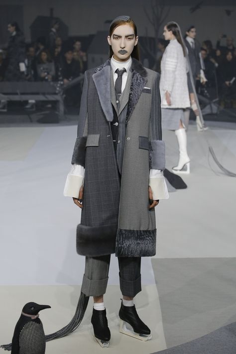 Thom Browne | Ready-to-Wear - Autumn 2017 | Look 5 Thome Brown, 2017 Runway, Fashion Images, Fall 2017, Coat Fashion, Thom Browne, New York Fashion Week, Wearable Art, Runway Fashion