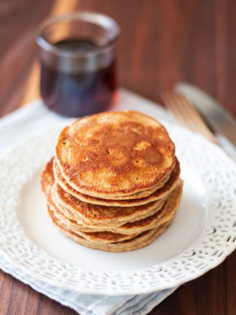 Morning Wholesome, Apple Pancakes Healthy, Banana Pancakes For Baby, Pancake Banane, Apple And Banana, Banana Bread Pancakes, Morning Pancakes, Banana Oat Pancakes, Atkins Recipes