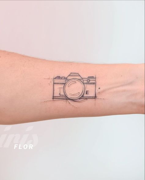 Vintage Camera Tattoos, Camera Tattoos, Miami Tattoo, Iris Tattoo, Mystical Tattoos, Camera Tattoo, Tattoo Equipment, Fine Line Tattoos, Custom Tattoo