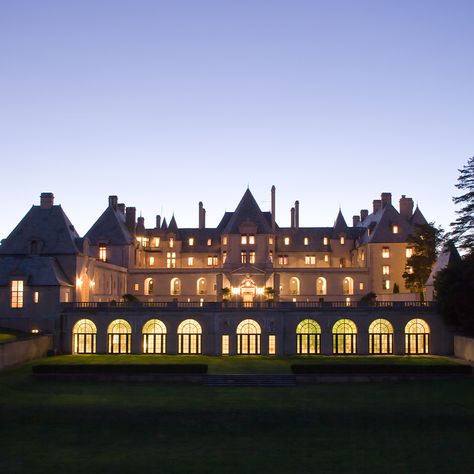 Create timeless memories this Valentine's Day at the enchanting Oheka Castle! 💗🏰 #discoverlongisland Indulge in romance with their exclusive Night Package for two & a special dinner or elevate your weekend with a delicious Valentine's Weekend Brunch at OHK Bar & Restaurant from February 10th to February 11th. Make this Valentine's Day unforgettable! 💕 Castle Wedding Venues, Wedding Castle, Backyard Wedding Ideas, Oheka Castle, Mansion Tour, Citizen Kane, Castle Wedding Venue, Film Locations, Historic Mansion