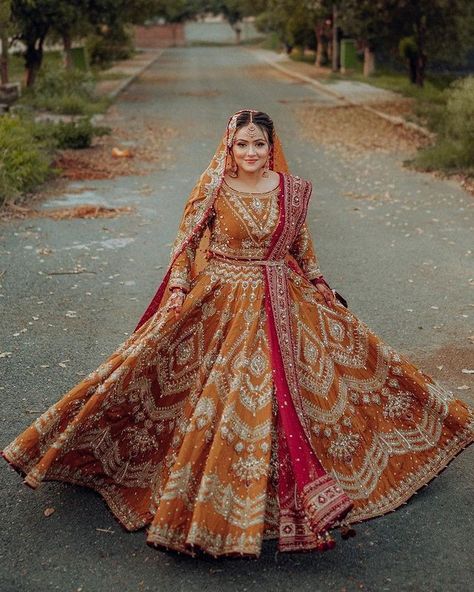 Sehar Hayyat Wedding, Mehndi Bride Outfit, Mehandi Dresses For Brides, Mehandi Dresses Mehndi Outfit, Mehndi Bridal Dress, Sehar Hayyat, Tunnel House, Mehndi Dress For Bride, Mehndi Outfit