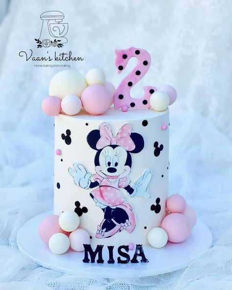 Minnie Mouse Cake #birthdaycakes #cupcakes #buttercreamcakes #fondantcakes #customcakes #handmadetopper #cakedecor #cakedesign #sydneycake #sydneycakes #vaanskitchen #spongecake #minniemousecakes #minniemousecake Mickey And Minnie Cake, Minnie Mouse Birthday Cakes, Minnie Cake, Mini Mouse, Mouse Cake, Minnie Mouse Cake, Pink Cake, Minnie Mouse Birthday, Buttercream Cake