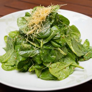 Nobu Matsuhisa Style Spinnach Salad Nobu Spinach Salad, Nobu Recipes, Nobu Recipe, Spinach Salad Dressing, Pretty Lifestyle, Becoming Famous, South Africa Food, Bbq Summer, Chloe Ting