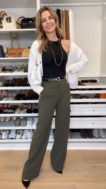 Olive Green Pants Work Outfit, Business Casual Cargo Pants Outfit, Green Cargo Pants Outfit, Olive Green Outfit, Pants Outfit Work, Green Pants Outfit, Olive Green Cargo Pants, Spring Styling, Green Outfits