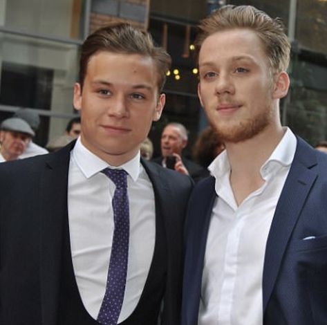 Finn and Joe at premiere Joe Cole Actor, John Shelby Peaky Blinders, Peaky Blinders Merchandise, John Shelby, Michael Gray, Peaky Fookin Blinders, Finn Cole, Actors Height, Michael Cole