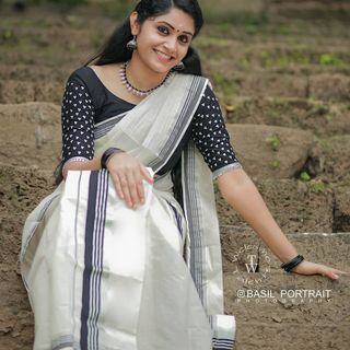 Adorable Malluz 🎉✨🌟 (@adorable_malluz) • Instagram photos and videos Black Set Mundu Blouse Design, Blouse Design For Set Mund, Set Saree With Black Blouse, Black Set Saree Kerala, Onam Saree Photoshoot, Kerala Saree With Black Blouse, Setum Mundum Kerala, Black Set Mundu Kerala, Set Mundu Blouse Design