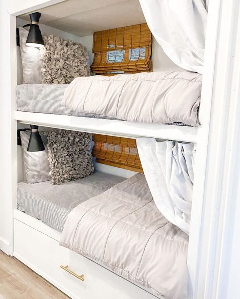 52 Of Our Favorite RV Bunkroom Renovations – Love That RV Rv Camper Bedroom Makeover, Camper Decorating Ideas Modern, Rv Bed Ideas, Rv Bunkroom, Camper Bunk Bed Ideas, Rv Bunk Beds Ideas, Caravan Bunk Beds, Camper Bedding, Camper Bunk Beds