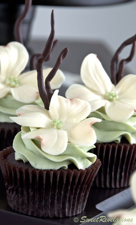 Artistic Cupcakes, Temper Chocolate, Deco Cupcake, Cupcakes Flores, Cupcakes Design, Modelling Chocolate, Pretty Cupcakes, Creative Cupcakes, Chocolate Flowers