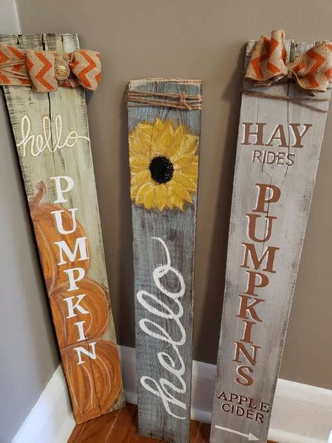 Welcome Plank Ideas, Diy Fall Wood Signs, Fall Shutter Ideas, Porch Leaner Sign Fall, Thanksgiving Welcome Sign, Fall Boards Signs, Autumn Porch Signs Diy, Fall Fence Picket Projects, Fall Porch Leaners