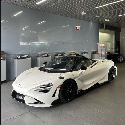 White Mclaren, Maclaren Cars, Mclaren 765lt, Mclaren 720s, Dubai Aesthetic, Cars Usa, Cool Car Pictures, White Car, Storm Trooper