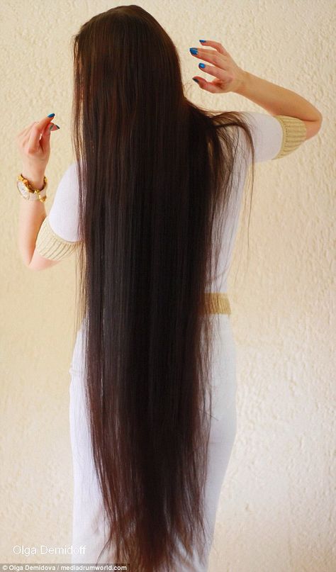 'My advice for girls who want long hair is just to be patient, don't wash your hair every ... Waist Length Hair, Extremely Long Hair, Rapunzel Hair, Long Face Hairstyles, Face Shape Hairstyles, Really Long Hair, Grow Long Hair, Long Red Hair, Long Dark Hair