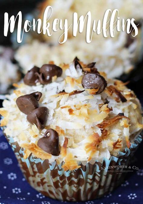 Monkey Muffins are a delicious banana muffin recipe, loaded with coconut & chocolate chips! These make the perfect breakfast to make your day happy! Monkey Muffins, Best Banana Muffin Recipe, Banana Muffin Recipe Easy, Breakfast Cakes, Muffins Blueberry, Banana Muffins Easy, Banana Muffin, Coconut Muffins, Simple Muffin Recipe