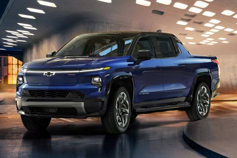 Chevrolet wasn't about to take Ford's F-150 Lightning laying down. Chevrolet announced the 2024 Silverado EV, coming in two flavors: An Avalanche-style Silverado RST quad-cab... Ev Truck, Electric Pickup Truck, Gmc Sierra Denali, Electric Pickup, Electric Truck, Chevrolet Avalanche, Power Grid, Chevrolet Equinox, Chevrolet Blazer