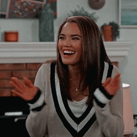 Alexa Mendoza, Alexa Katie, Alexa And Katie, Paris Berelc, November Fashion, Alexa & Katie, Braces Colors, Comfort Characters, Violinist