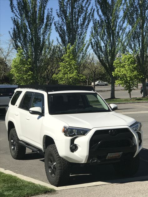 Prinsu Rack and C4fabrication sliders White Four Runner, White Toyota 4runner Blacked Out, White Toyota 4runner, 2017 Toyota 4runner, Four Runner, 4runner Mods, 4runner Trd Pro, 4runner Sr5, 4runner Limited