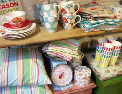 cath kidston - fall season Cath Kidston Shop, Cath Kidston Home, Vintage Feeling, Good Old Times, Cottage Charm, Window Shopping, Design Wallpaper, Cottage Kitchen, Cath Kidston