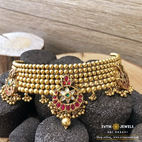 Gold Necklace Set Rajasthani, Aad Necklace Designs Rajputi, Rajasthani Aad Necklace Gold, Rajputi Necklace Set Gold, Hathful Designs Gold, Kanthi Necklace Gold, Traditional Jewelry Rajasthani, Rajputi Jewellery Choker, Rajputi Aad Design Gold