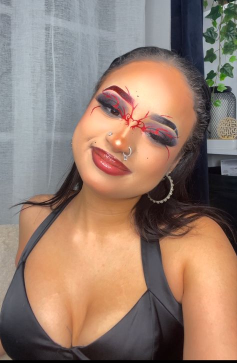 Red White And Gold Eye Makeup, Red Graphic Makeup Looks, Red Graphic Liner Makeup, Black And Red Graphic Liner, Heart Graphic Liner, Black And White Graphic Liner, Red And Black Eyeliner, Red And Black Makeup Looks, Maya Bf