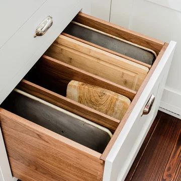 Cookie Sheet Drawer Ideas | Houzz White Minimal Kitchen, Cookie Sheet Storage, White Kitchen Traditional, Island Storage, Kitchen Island Storage, Cookie Sheets, Minimal Kitchen, Victorian Kitchen, Kitchen Door Handles