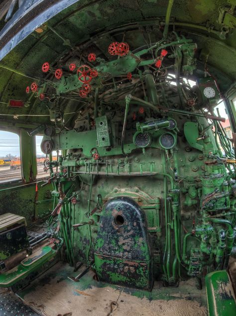 Old train engine room Creepy Abandoned Places, Train Station Architecture, Train Room, Engine Room, Abandoned Train, Old Trains, Old Train, Train Engines, Train Pictures