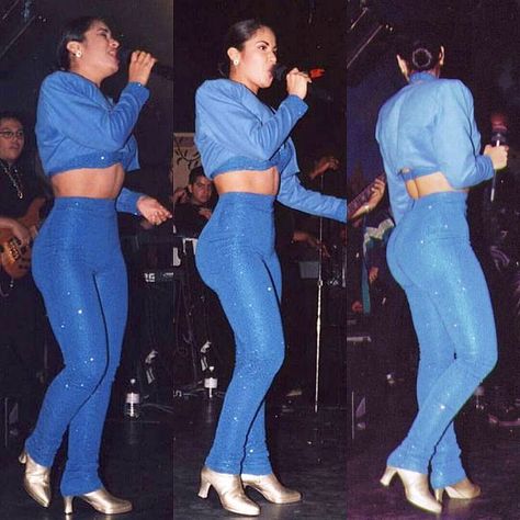 Selena Quintanilla Fan Page on Instagram: “Have a great day everyone! . . #bodygoals #selena #selenaquintanilla” Selena Quintanilla Blue Outfit, Selena Quintanilla Body, Selena Quintanilla Quotes, Selena Quintanilla Makeup, Selena Quintanilla Outfits, Selena Quintanilla Fashion, Selena Q, Tejano Music, Selena Quintanilla Perez