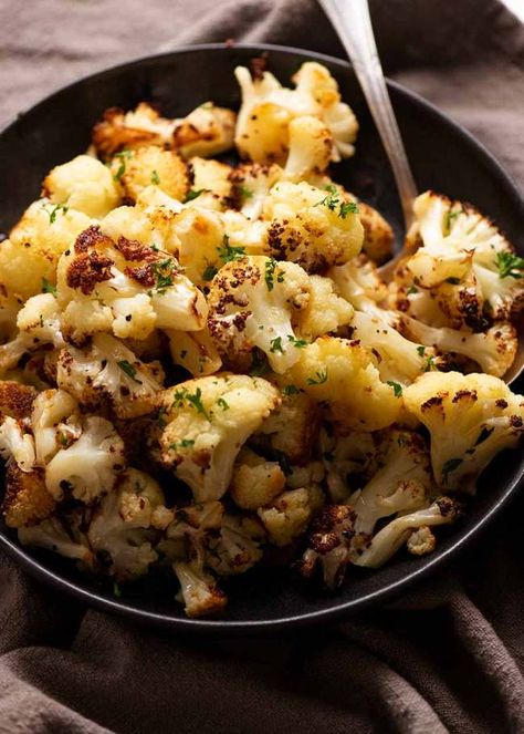 Roasted Cauliflower in a bowl, ready to be served Roasted Pumpkin Recipes, Best Cauliflower Recipe, Tin Eats, Oven Roasted Cauliflower, Roasted Cauliflower Recipes, Healthy Entrees, Cauliflower Recipe, Recipetin Eats, Recipe Tin