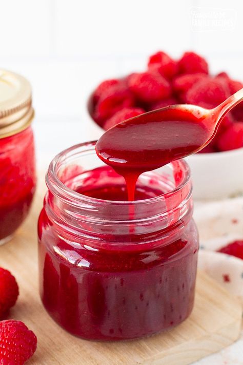 This easy raspberry sauce recipe can be made in a matter of minutes and only uses 4 ingredients! Use it as a dessert topping, syrup, or as a mix-in for drinks. Raspberry Coulis Recipe, Coulis Recipe, Raspberry Sauce Recipe, Raspberry Dessert, Dessert Sauce, Raspberry Coulis, Homemade Syrup, Raspberry Sauce, Raspberry Syrup