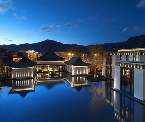 The St. Regis Lhasa Resort in Tibet, China : Lhasa is 3680 meteres (12,000 feet) above sea level. Local World Heritage sites include Potala Palace, Jokhang Temple, Barkhor Street, and Norbulinka. Lhasa Tibet, Mountain Hotel, Luxury Hotel Room, Meditation Garden, Most Luxurious Hotels, St Regis, Five Star Hotel, Lhasa, Best Resorts