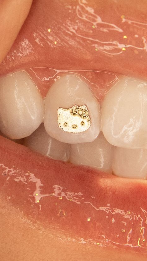 Hello kitty, gold teeth Tooth Gems Hello Kitty, Hello Kitty Tooth Gem, Y2k Tooth Gems, Teeth Nails, Teeth Gems, Dental Jewelry, Gold Tooth, Grillz Teeth, Diamond Teeth