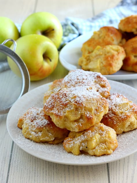 Mary Berry Recipes Baking, Apple Cookies Recipes, Mary Berry Recipe, Italian Cookie Recipes, Confort Food, Buzzfeed Tasty, Biscotti Cookies, Italian Cookies, Köstliche Desserts