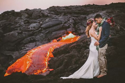 Jenna Lee Pictures - Green Wedding Shoes Volcano Wedding, Movie Wedding, Wedding Wallpaper, Wedding Aesthetics, Adventurous Couple, Hawaii Destination Wedding, Molten Lava, Oahu Wedding, Photographs Ideas