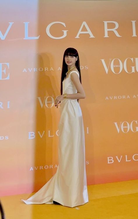 LISAxBvlgariSeoul BVLGARI AWARDS EVENT #blackpink #lisa #lisaxbvlgariseoul Lisa Bvlgari, Lalisa Manobal, Lalisa Manoban, Blackpink Lisa, Bugatti, South Korean Girls, Strapless Dress Formal, Seoul, Girl Group