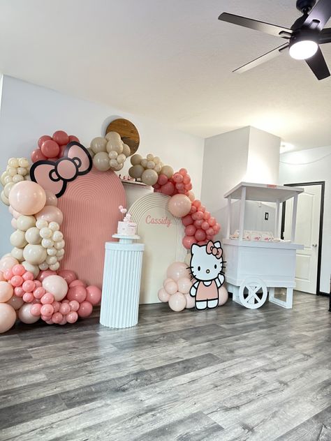 Birthday Theme Photoshoot, Kitty Birthday Theme, Hello Kitty Birthday Decorations, Hello Kitty Balloon, Hello Kitty Baby Shower, Hello Kitty Birthday Theme, Decoracion Hello Kitty, Hello Kitty Theme Party, Theme Photoshoot