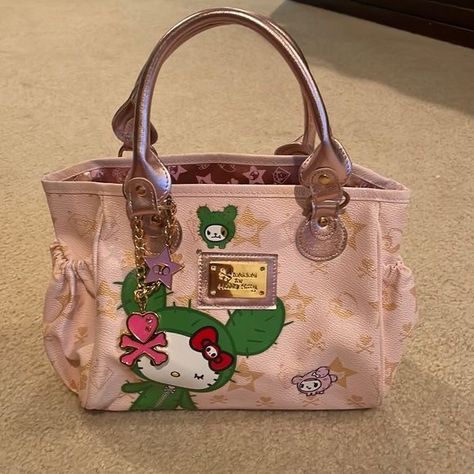 Hello Kitty Logo, Hello Kitty Handbags, Hello Kitty Purse, Inside My Bag, Hello Kitty Bag, Girly Bags, Pink Metallic, Hello Kitty Items, Juicy Couture Bags