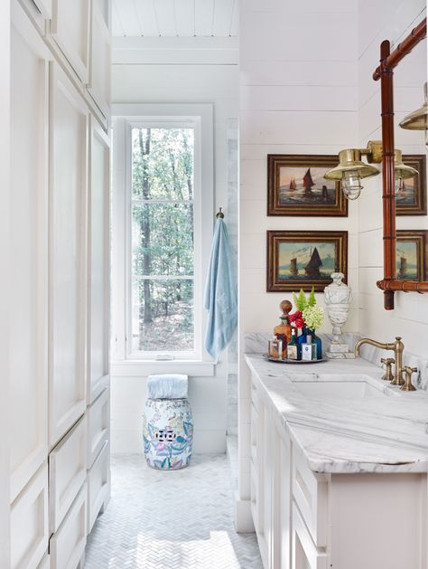 Tall window replacing short? Shiplap walls (although I think we should do a sea grass in the hall). Shaker cabinetry but with a lower profile. James Farmer Interiors, Chinoiserie Bathroom, James Farmer, Transitional Decor Bathroom, Rustic Room, Transitional Decor, Cheap Decor, Southern Living, Look Vintage