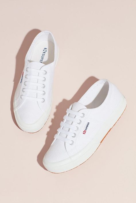 Best Yoga Clothes, Superga Cotu, White Canvas Sneakers, Looks Adidas, Italian Sneakers, Shoes Fashion Photography, Wedding Sneakers, Minimalist Shoes, White Sneakers Women