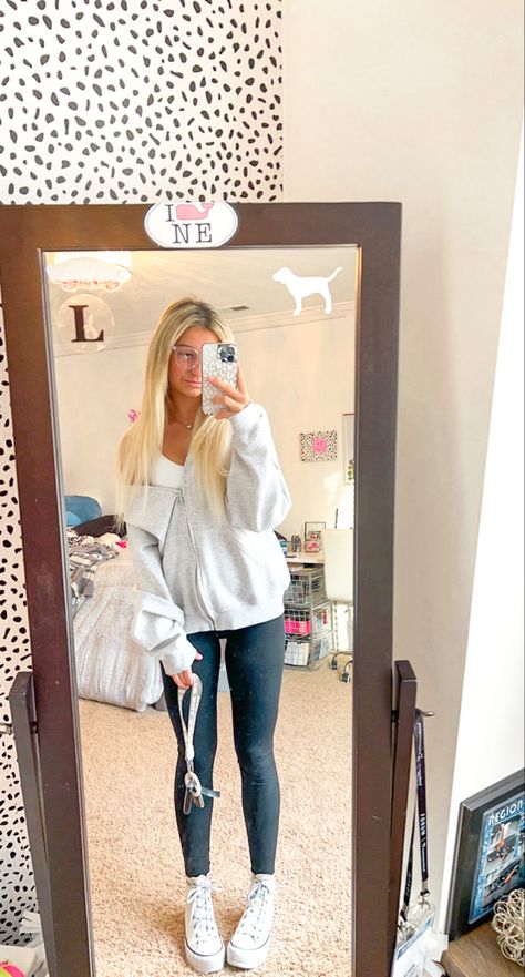 Basic White Girl Outfit, Comfy Outfit For School, White Girl Outfits, Basic Girl Outfit, Simple Outfits For School, School Fit, Preppy Summer Outfits, Casual Preppy Outfits, Trendy Outfits For Teens