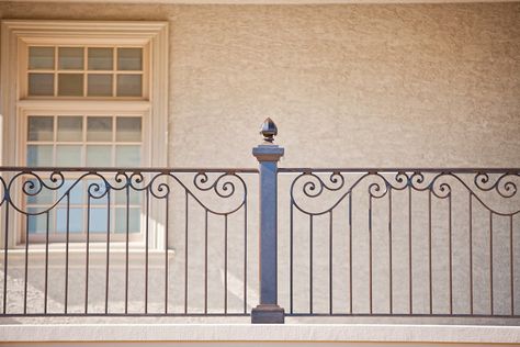 Decorative Metal Railings Outdoor, Exterior Railings For Stairs, Wrought Iron Deck Railing, Balcony Railings Exterior, Iron Railings Outdoor Balconies, Iron Porch Railing Ideas, Exterior Railing Ideas, Railing Design Balcony, Wrought Iron Balcony Railing