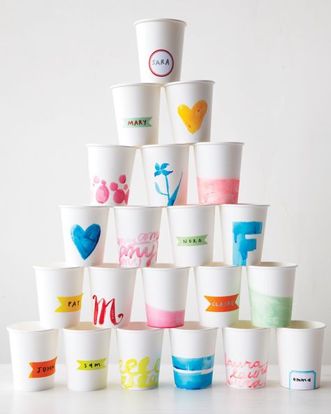 The easiest way to decorate for a party? Pawn off all the hard work onto your guests. Set up a decorating station near the entrance of your home and encourage guests to personalize their cups. Every party needs a little arts and crafts. Martha Stewart Entertaining, Watercolor Party, Easy Diy Decor, Outdoor Party Decorations, Paper Cups, Party Cups, Art Party, Custom Party, Outdoor Party