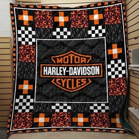 Quilt Ideas Patterns, Harley Davidson Decor, Harley Davidson Crafts, Car Quilt, Harley Davidson Gifts, Memory Blanket, Crochet Blanket Designs, Graph Design, Cute Quilts