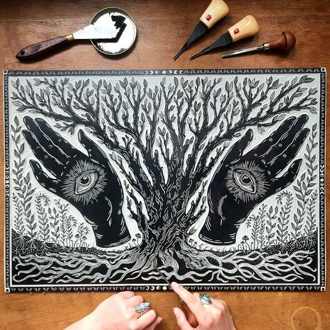 Print Making Designs, Linoleum Printmaking, Ghibli Tattoo, Relief Printmaking, Lino Cuts, Lino Art, Crow Art, Relief Printing, Lino Cut