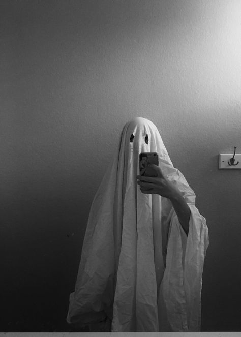 Bedsheet Ghost, Sheet Ghosts, Ghost Aesthetic, Ghost Photoshoot, A Ghost Story, Sheet Ghost, Ghost Photography, Real Ghosts, Ghost Story