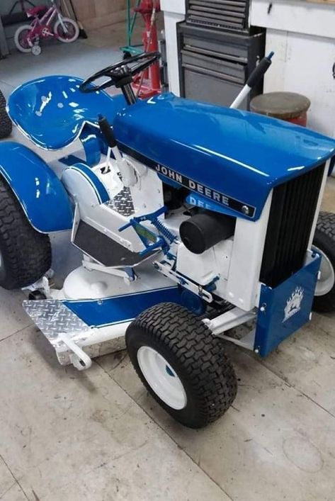 Lawn Tractor Modifications, Race Mower, Lawn Mower Racing, Farming Garden, John Deere Garden Tractors, Garden Tractor Pulling, Homemade Tractor, Cars Coloring, Lawn Mower Tractor