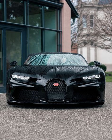 Vintage Le Mans, Bugatti Chiron Super Sport, Big Four, Grand Prix Cars, Black Theme, Bugatti Cars, Bugatti Chiron, Expensive Cars, Unique Cars