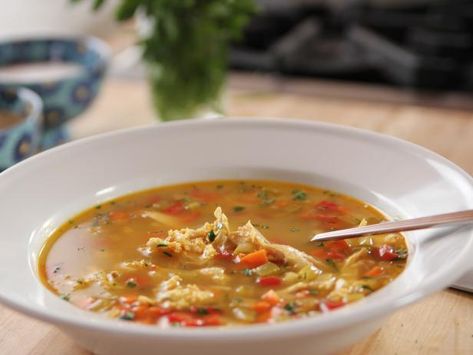 Get Chicken Rice Soup Recipe from Food Network Sopas Light, Basil Tofu, Crockpot Vegan, Ree Drummond Recipes, Meals Vegan, Vegan Sandwiches, Rice Soup Recipes, Chicken Rice Soup, Cook Rice