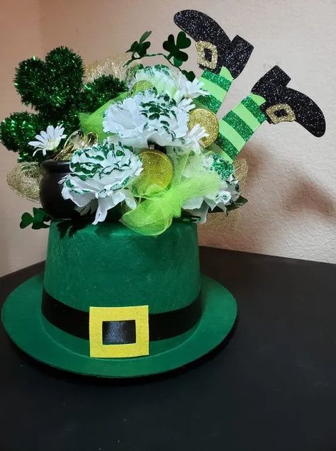 75+ Adorable St Patricks Day Decor Ideas That Will Bring the Magic - HubPages Fancy Candle Holders, Diy St Patrick's Day Crafts, St Patricks Day Table, St Patrick's Day Tree, St Patricks Decorations, St Patricks Day Decor, Fete Saint Patrick, Fancy Candles, St Patricks Crafts