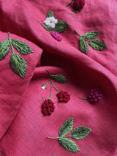 Hand Embroidery On Pink Fabric, Embroidery On Pink Fabric, Embroidery On Red Fabric, Linen Pouch, Embroidery Stitches Beginner, Clothes Embroidery Diy, Hand Embroidery Dress, Embroidered Bird, Floral Embroidery Patterns