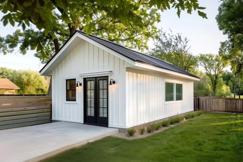 Tiny House With Two Lofts Floor Plans, Detached Guest House Plans, Back House Ideas Small Spaces, Detached Living Space, Corner Entrance Architecture, Guest House Attached To Main House, Backyard Inlaw Suite Tiny House, Tiny Home Yard Ideas, Modular Home Garage Addition